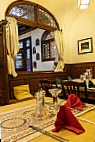 Bohm's Herrenkeller food