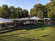 Biergarten im Schlossgarten outside