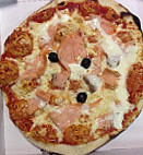 Mundo Pizza food