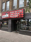 Smoke's Poutinerie outside