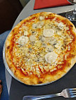 Pizzeria Dolce Vita food