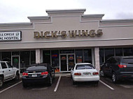 Dick's Wings And Grill Callahan outside