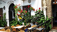 Los Patios inside