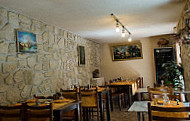Les Volcans inside