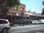 India's Tandoori-best Indian Burbank outside