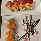 Tomo Sushi inside