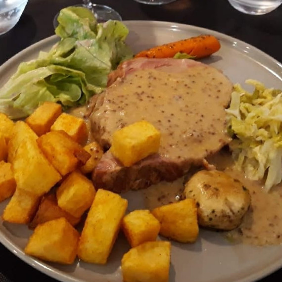 restaurant image