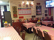 Mannie Bo's Pizzeria inside