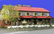 Salt Spring Inn Restaurant outside