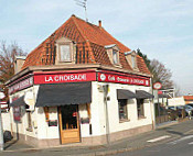 La Croisade outside