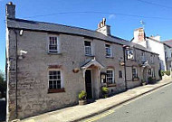 The Farmers Arms outside