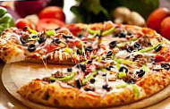 Famous Pizza food