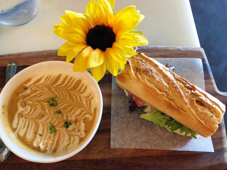 restaurant image