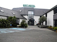 Brit Kerotel outside