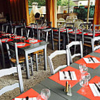 Musical Le Pont Van Gogh Chez Tina food