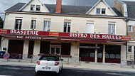 Le Bistro Des Halles outside