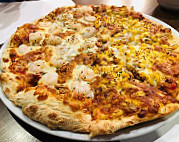 Cerveceria Rico Pizzeria food