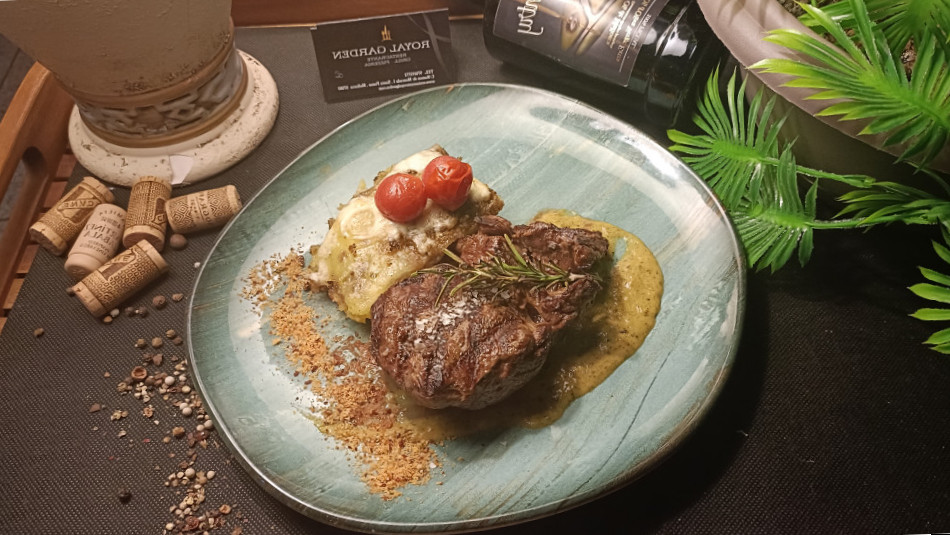 restaurant image