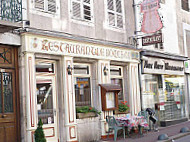 Le Bouchon inside