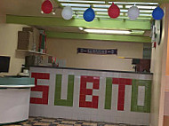 Subito Pizza inside