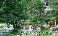 le Moulin du Mazel outside