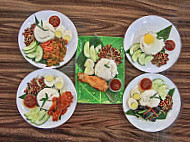 Nasi Lemak Berlauk Nasi Campur food