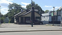 Finnegans Cottage outside