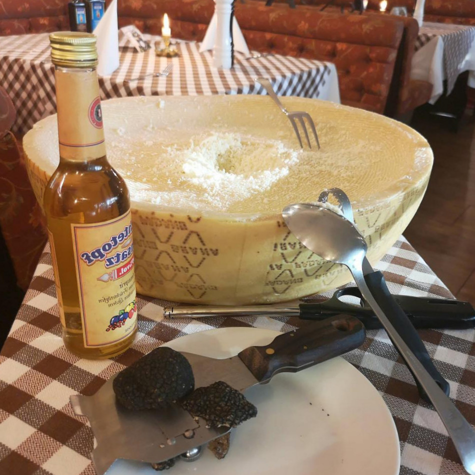restaurant image