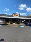 Cracker Barrel Old Country Store outside