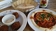 Hummus Kuech' food