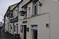 Masons Arms outside