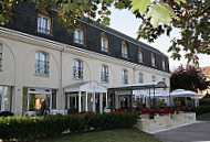 Le Pré St-Germain outside