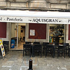 Cafeteria Pasteleria Aquisgran inside