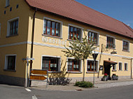 Gasthof Grüner Baum outside