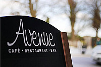 Avenue Café outside