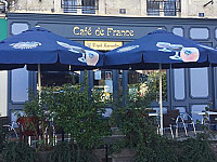 Cafe De France outside