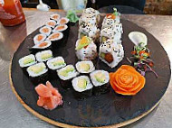 Yi Sushi food