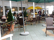 Das Kleine Cafe inside