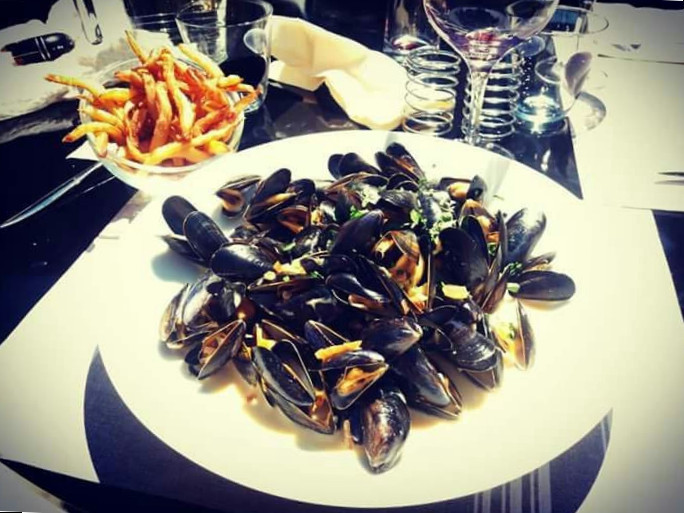 restaurant image
