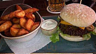 Cactus – Cocktails Burger food