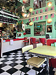 Delphine's Diner inside