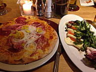 Pizzeria Ristorante Quattro food