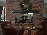 The Thorn Tree Inn inside