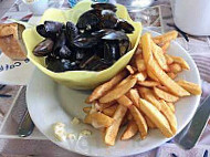 Le Cafe De La Mer food