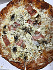 Pizza Negra Baltasar Gracian food