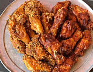 Pluckers Wing food