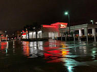 In-n-out Burger outside