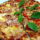 Bee's บีส์ Swedish Wood Fired Pizza Bakery food