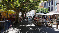 Le Café De La Paix. -pizzeria A Prades inside