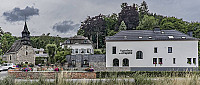 Hostellerie La Chapelle outside